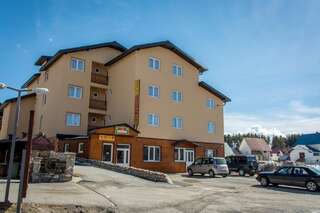 Отель Hotel Zlatni bor Жабляк-2