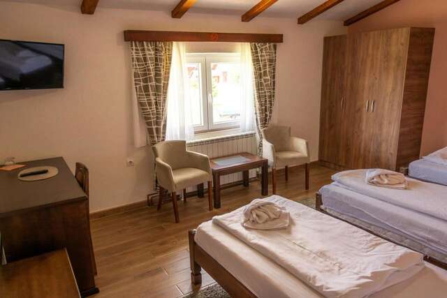 Отель Hotel Zlatni bor Жабляк-30