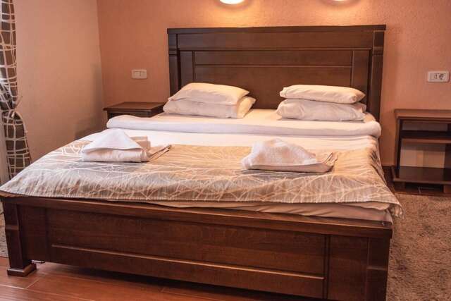 Отель Hotel Zlatni bor Жабляк-38