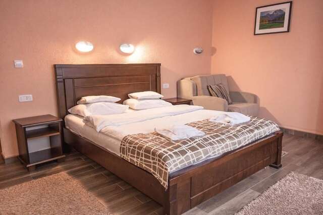 Отель Hotel Zlatni bor Жабляк-51